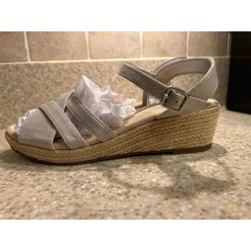 Lands’ End Canvas wedge sandal beige canvas Size 8 - Picture 3 of 8